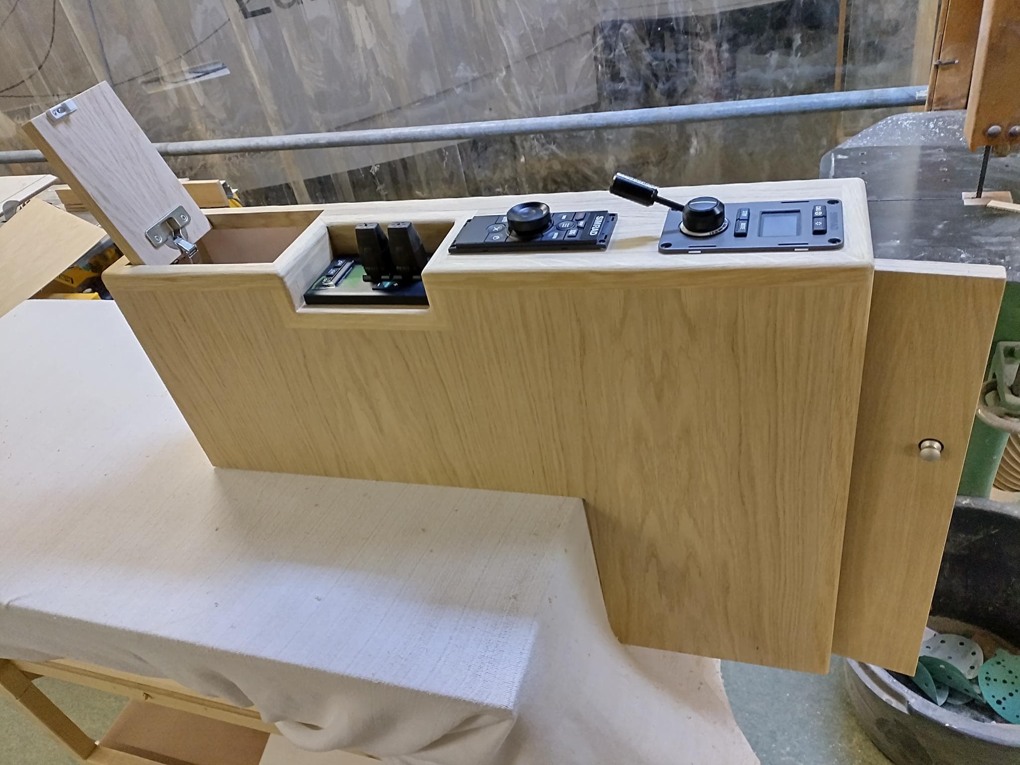 Yeti — Motorjacht · Jachtbetimmering · Nieuwbouw · Meubels — Detail 3